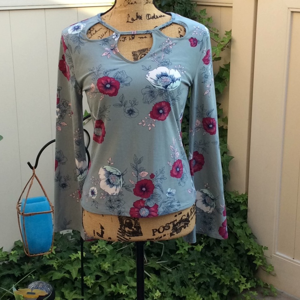 Beautiful Blouse with a lovely patterned material